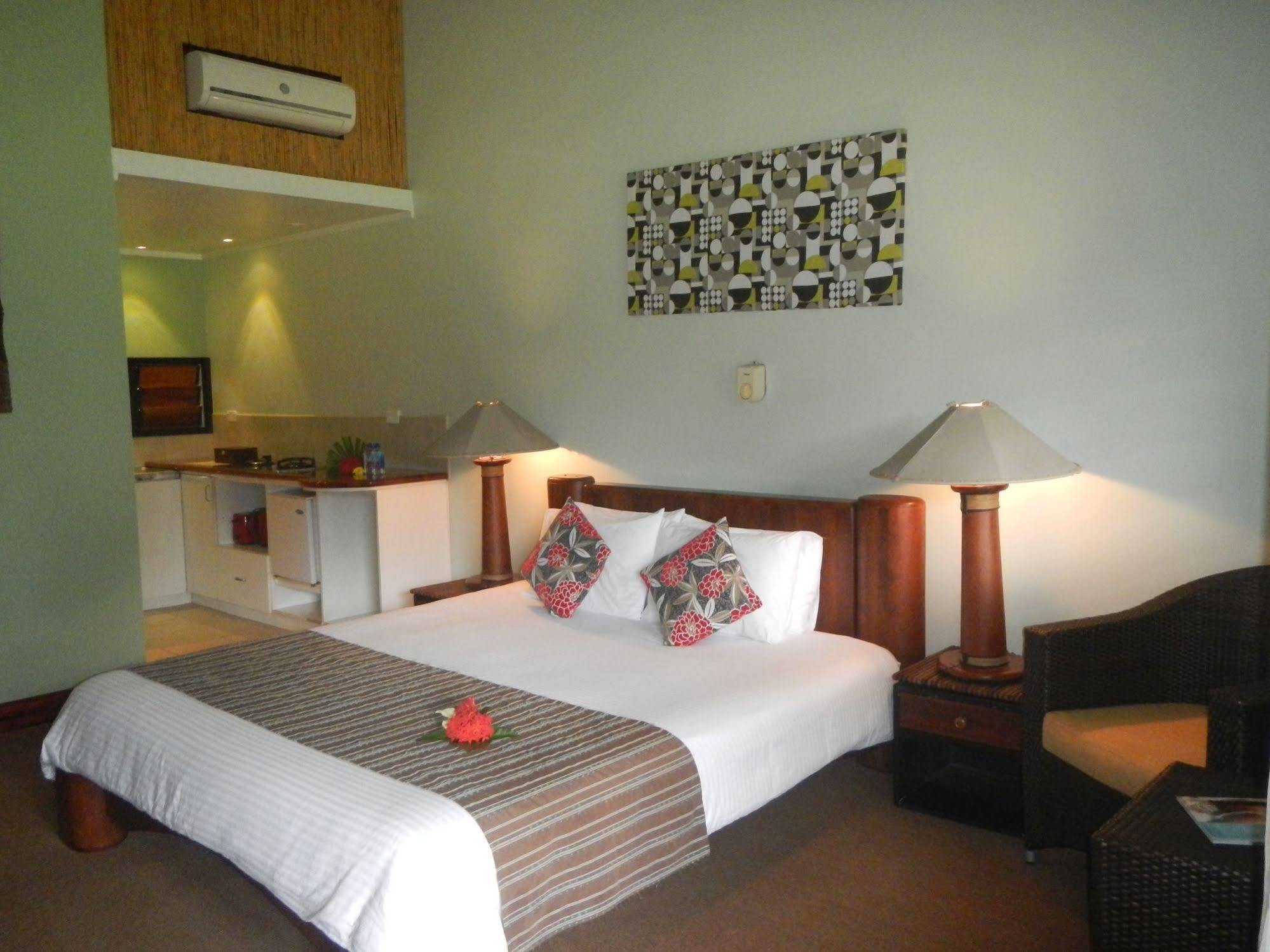 Club Oceanus Resort Pacific Harbour Exterior photo